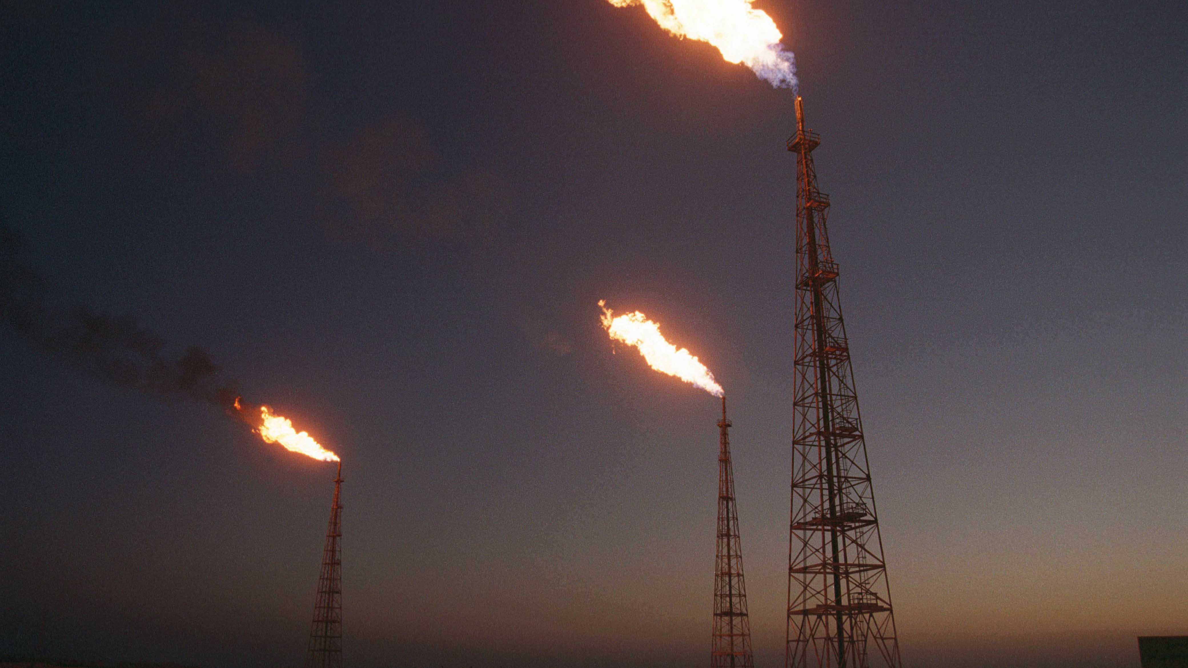 US-Iran Tensions: Mapping Oil Disruption Scenarios & Price Spikes